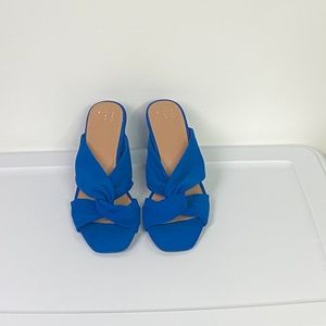 Women's Size 8 Blue Suede Strappy Mid Sandal